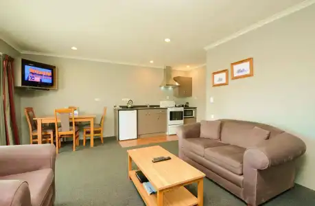 Tower Lodge Motel - 28