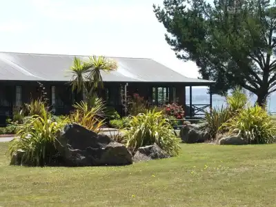 Cedarwood Lakeside Motel & Conference Venue - 40