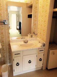 Town N Country Motor Inn - 60