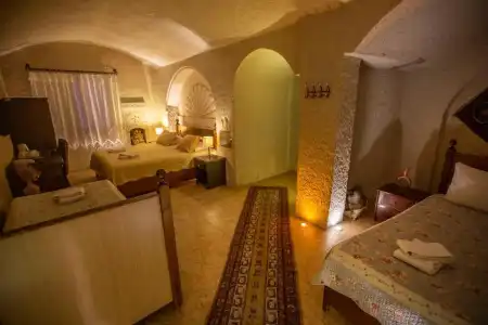 Hermes Cave - 29