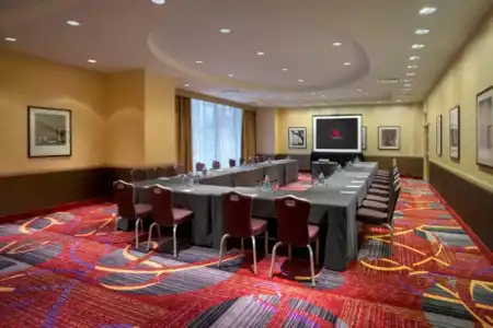 New York Marriott Marquis - 16