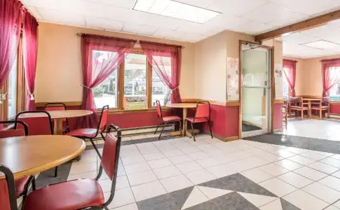 Quality Inn & Suites Lincoln I-93 - 30