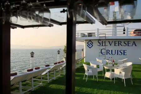 Halong Sapphire Cruises - 13