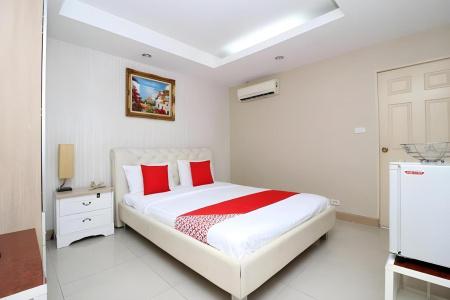 OYO 102 Diamond Residence Silom - 2
