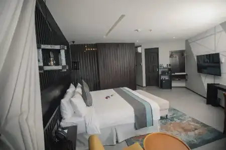 Giraffe Ocean View - 29