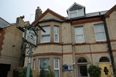 Acorn Guest House - 0