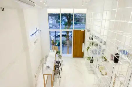 Everyday Sunday Social Hostel - 10