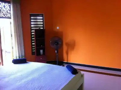 Bee Nest Bed & Breakfast - 26