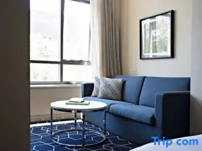 Diplomat Sydney - 82