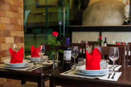 Room in Guest Room - Bucintoro Restaurant & Guesthouse Belvedere - 10 Minutes From Patong Beach - 12