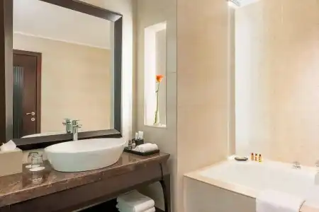 Sheraton Sharjah Beach Resort & Spa - 37