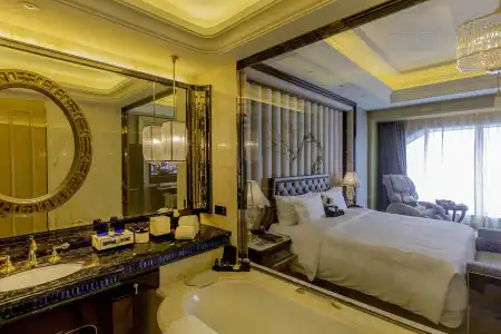 Wanda Reign Wuhan - 9