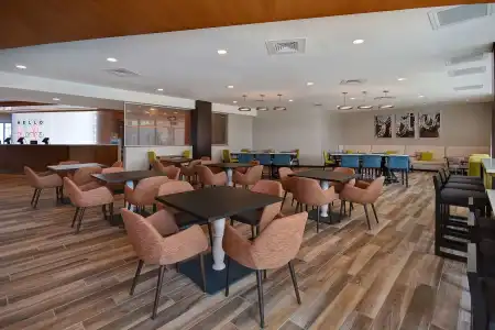 Hampton Inn & Suites Las Vegas Convention Center - No Resort Fee - 28