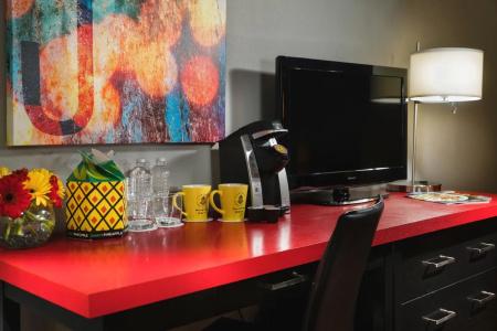 Staypineapple, FIVE, Downtown Seattle - 6