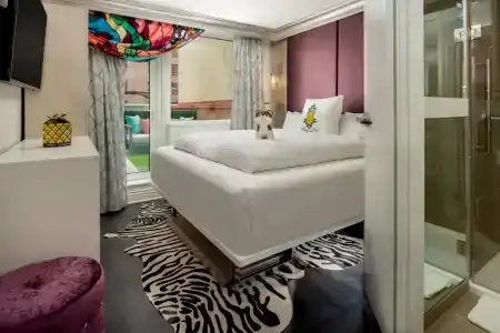 Staypineapple, An Artful, Midtown - 111