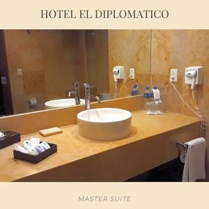 El Diplomatico - 53