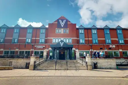 Village Cardiff - 0