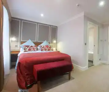 London Chigwell Prince Regent, BW Signature Collection - 48