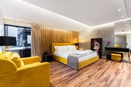 La Suite Boutique - 166