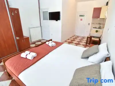 D&D Apartments - 77