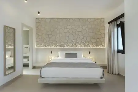 Onyx & Suites - 100