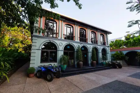 Heritage Suites - 18