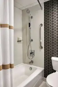 Los Angeles Airport Marriott - 75