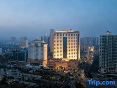 Luoyang Friendship (Peony Square Metro Station)  - 3