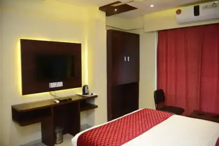 OYO 71452 Malad Grand - 19