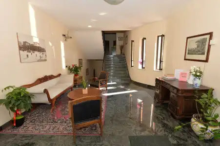 Miramare Residence Guest House - 11