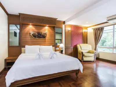 Royal Ivory Sukhumvit Nana - 28