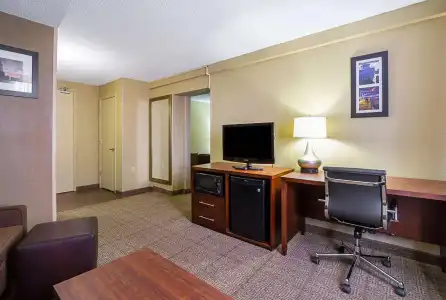 Comfort Inn Cleveland Downtown - 3