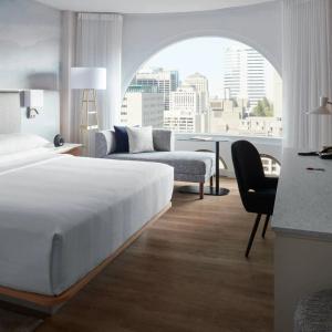 Montreal Marriott Chateau Champlain - 35