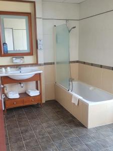 Kyriad Limoges Centre - Gare - Atrium - 48