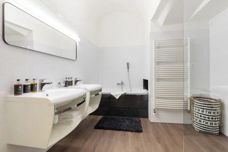Old Town Square Residence by Emblem - 82