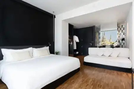 Sala Rattanakosin - 83