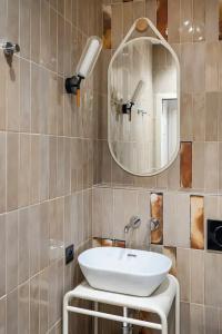 Hôtel Amoi Vieux Port - Marseille - 33