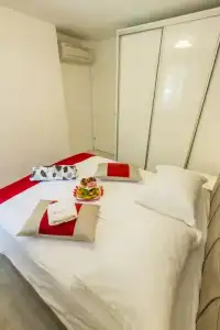 ApartGimi - 57
