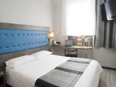 Hôtel Carré Vieux Port - 35