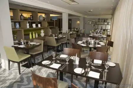 DoubleTree by Hilton Bristol North - 17