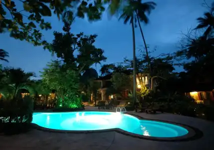 Sunrise Tropical Resort - 9