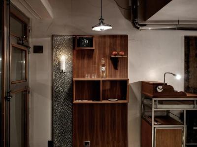 Backstage Boutique Spa - 5