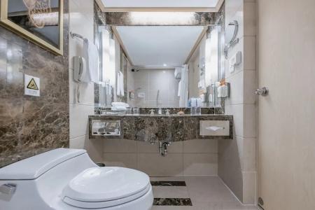 Crowne Plaza Shanghai by IHG - 35