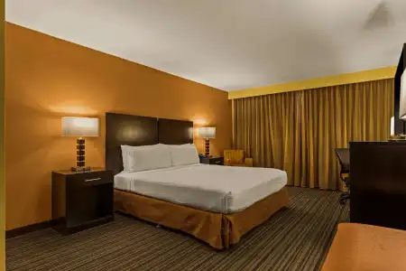 Best Western The Plaza Honolulu Airport - Free Breakfast - 40