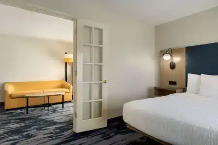 Fairfield by Marriott Inn & Suites Austin Southwest - 4