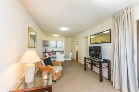 Emerald Inn - 77
