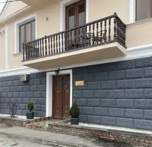 Top Floor Guest House - 0