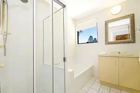 Glen Eden Beach Resort - 9