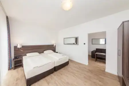 Continental Frankfurt - 24