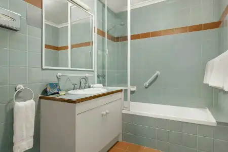 Hobart Waterfront Apartments - 13